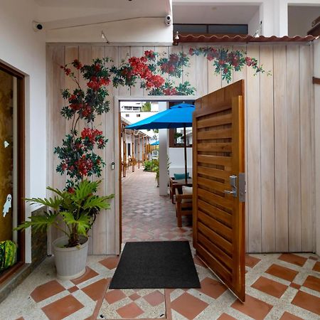 Plaza Luna Suites Puerto Ayora  Kültér fotó