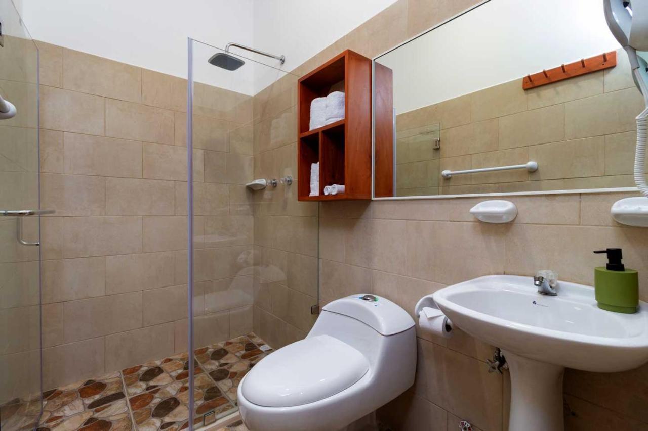 Plaza Luna Suites Puerto Ayora  Kültér fotó