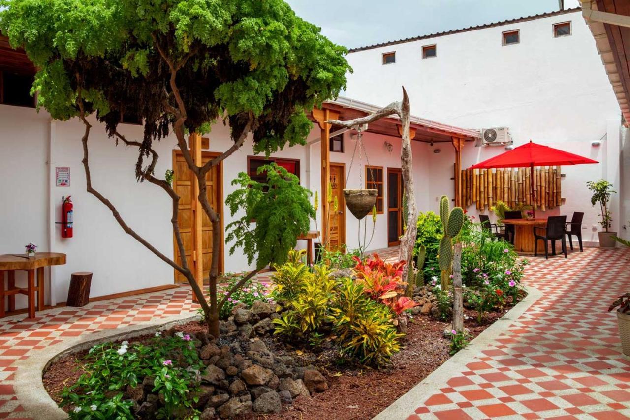 Plaza Luna Suites Puerto Ayora  Kültér fotó